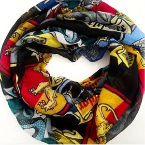 Wizarding World of Harry Potter Hogwarts House Crests Infinity Scarf wrap